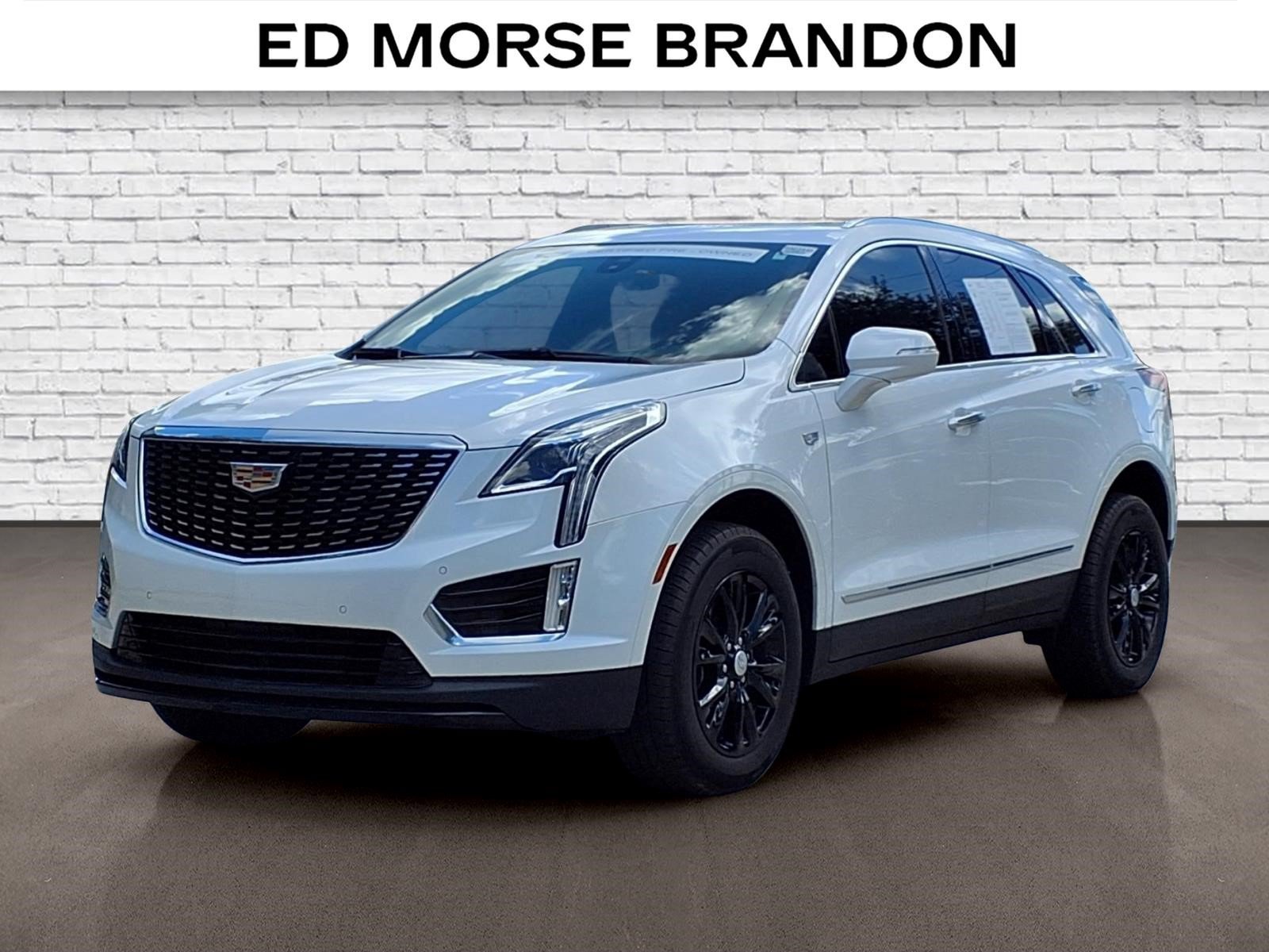 Certified 2024 Cadillac XT5 Luxury FWD image 1