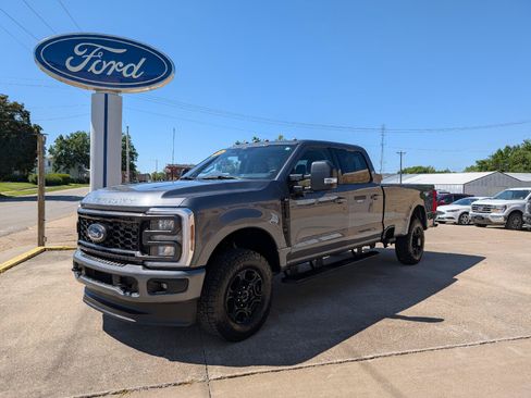 Used 2024 Ford F250 XLT w/ XLT Premium Package AWD/4WD image 2