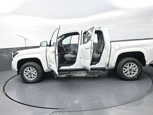 New 2026 Toyota Tacoma SR5 image 38