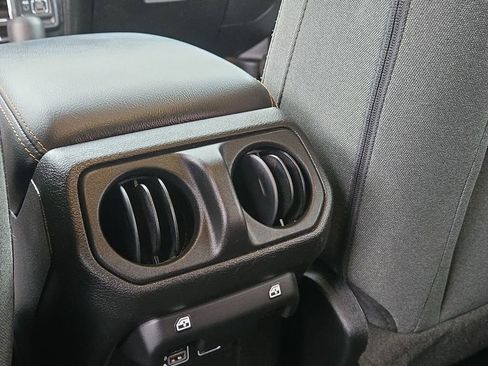Used 2024 Jeep Wrangler Unlimited Sahara w/ Technology Group AWD/4WD image 41