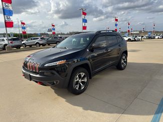 Used 2018 Jeep Cherokee Trailhawk w/ Comfort/Convenience Group AWD/4WD video 1