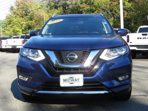 Used 2019 Nissan Rogue SL w/ Premium Package image 3
