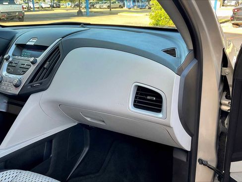 Used 2012 Chevrolet Equinox LS image 17