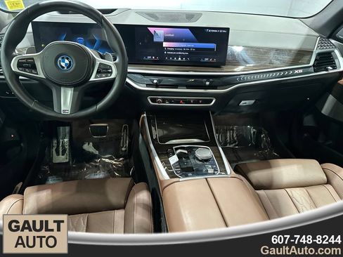 Used 2024 BMW X5 xDrive50e w/ M Sport Package AWD/4WD image 7