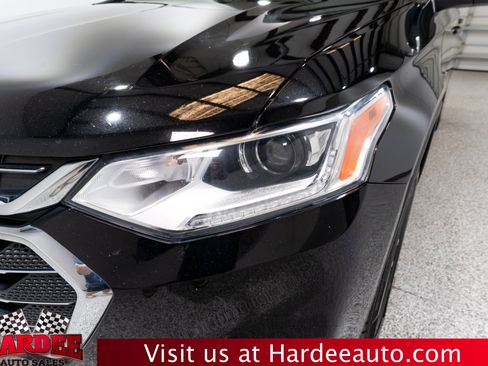 Used 2021 Chevrolet Traverse LT AWD/4WD image 8