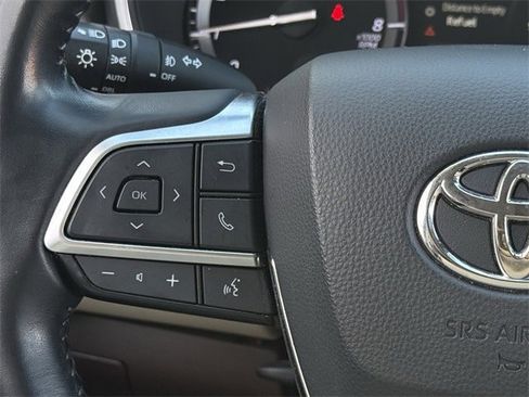 Used 2021 Toyota Highlander XLE image 13