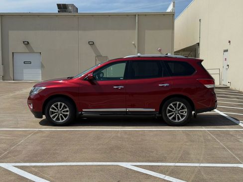 Used 2014 Nissan Pathfinder SL w/ SL Premium Package FWD image 4