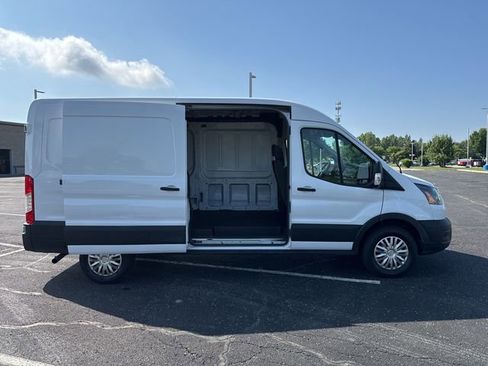 Used 2021 Ford Transit 250 Medium Roof w/ Load Area Protection Package image 21