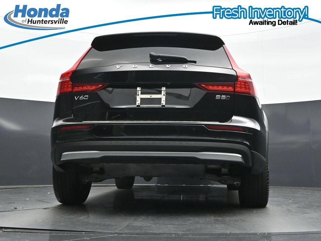 Used 2025 Volvo V60 B5 Cross Country Plus AWD/4WD image 33