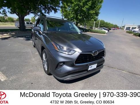 Used 2022 Toyota Highlander Platinum AWD/4WD image 9
