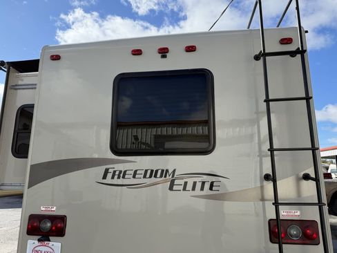 Used 2016 Ford E-450 and Econoline 450 Super Duty w/ Motorhome Prep Package image 35