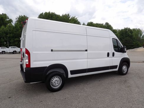 Used 2024 RAM ProMaster 2500 w/ Convenience Group FWD image 8