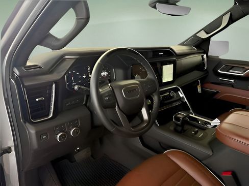 Used 2025 GMC Sierra 1500 Denali Ultimate image 18