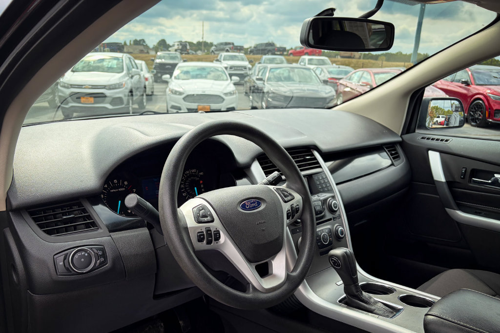 Used 2013 Ford Edge SE AWD/4WD image 2