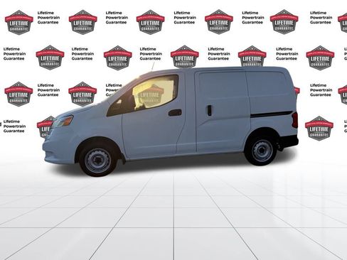 Certified 2020 Nissan NV200 S image 2