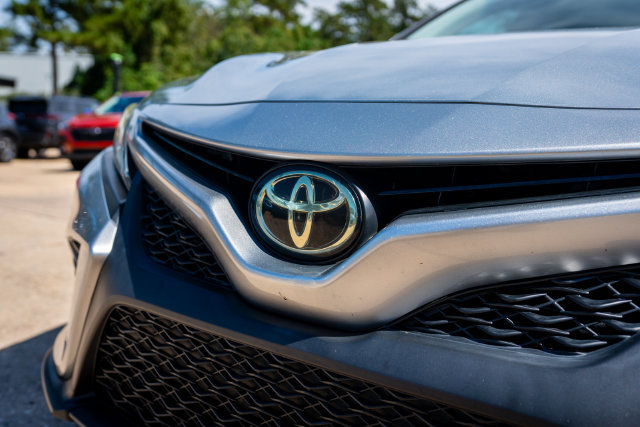 Used 2018 Toyota Camry SE w/ Audio Package FWD image 13