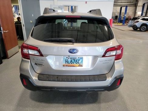 Used 2018 Subaru Outback 3.6R Limited image 5