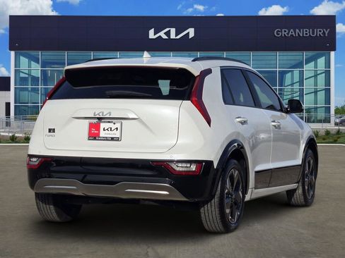 Certified 2024 Kia Niro Wave image 5