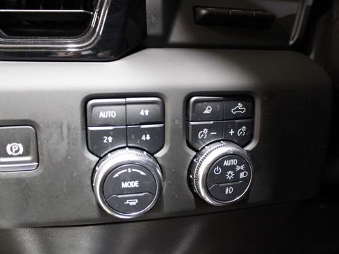 Used 2024 GMC Sierra 1500 AT4 w/ Technology Package image 31