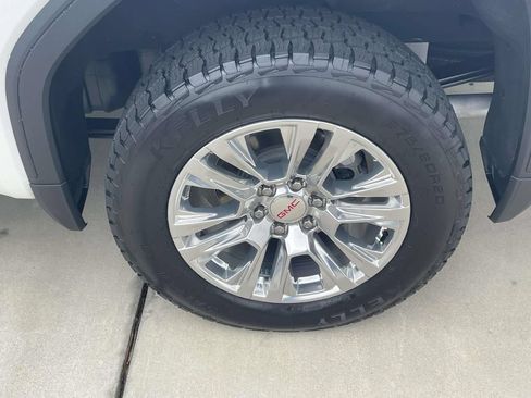 Used 2024 GMC Sierra 1500 Denali w/ Technology Package AWD/4WD image 10