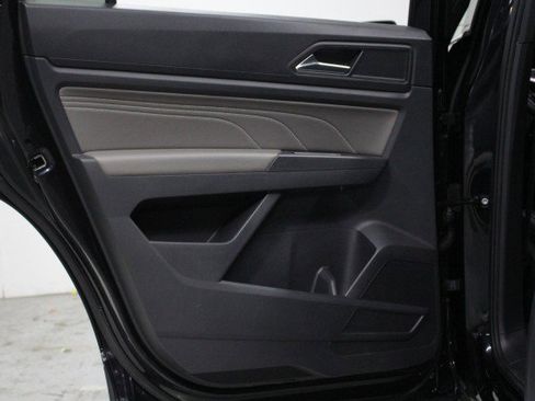 Used 2022 Volkswagen Atlas Cross Sport SE image 30