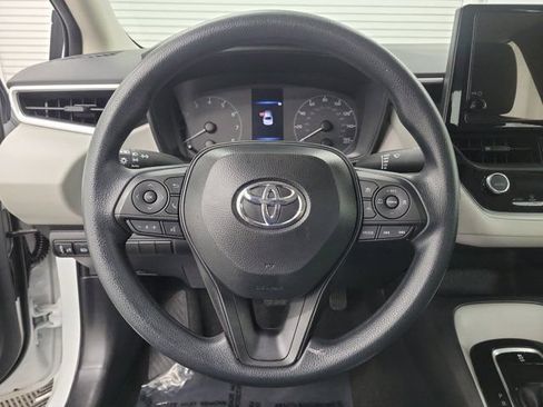 Used 2025 Toyota Corolla LE FWD image 24