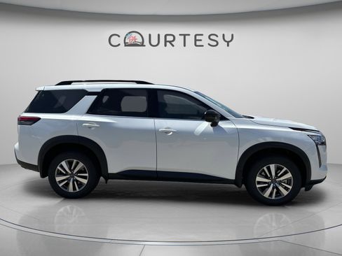 New 2026 Nissan Pathfinder SL AWD/4WD image 7
