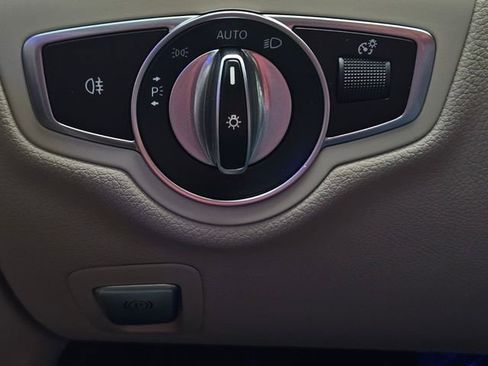 Used 2019 Mercedes-Benz C 300 Sedan image 29