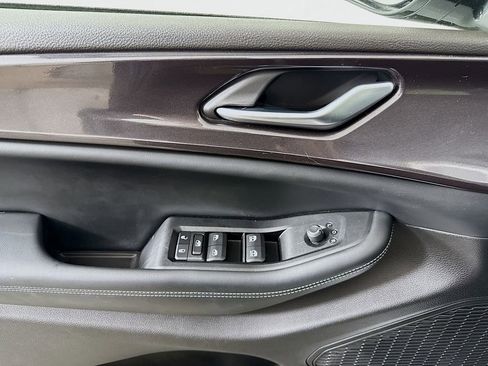 Used 2023 Jeep Grand Cherokee Altitude image 17