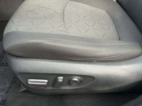 Used 2020 Toyota RAV4 XLE FWD image 16