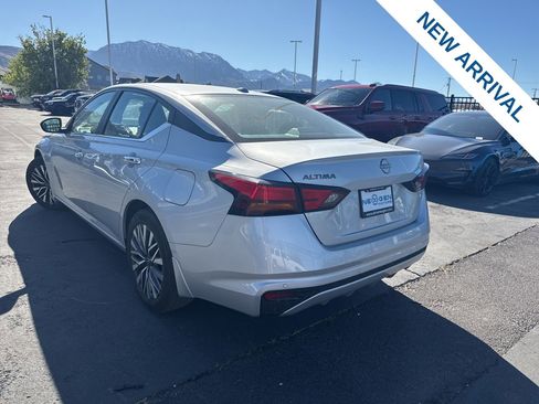 Used 2024 Nissan Altima 2.5 SV FWD image 5