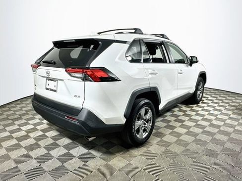 Used 2022 Toyota RAV4 XLE w/ Convenience Package FWD image 3