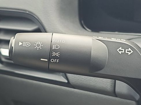 New 2026 Nissan Sentra SV w/ SV Convenience Package FWD image 28