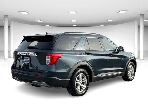 Certified 2023 Ford Explorer XLT w/ Equipment Group 202A image 4