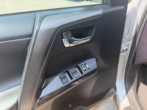 Used 2017 Toyota RAV4 SE FWD image 14