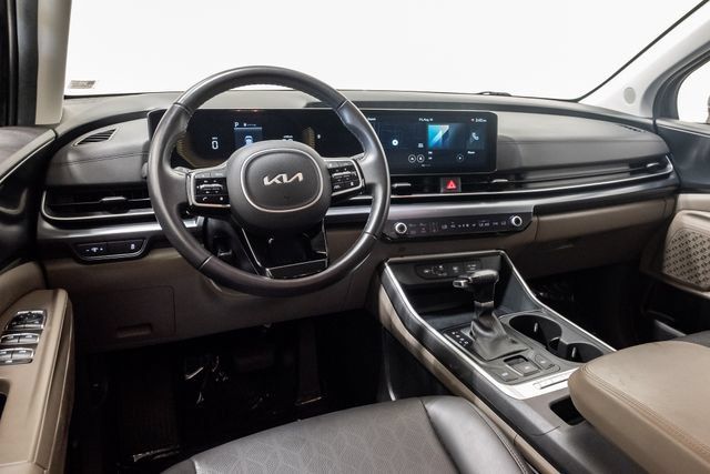 Certified 2025 Kia Carnival FWD image 7
