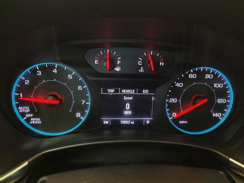 Used 2020 Chevrolet Equinox LS w/ LPO, Cargo Package AWD/4WD image 23