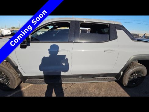 Used 2025 Chevrolet Silverado EV LT image 5