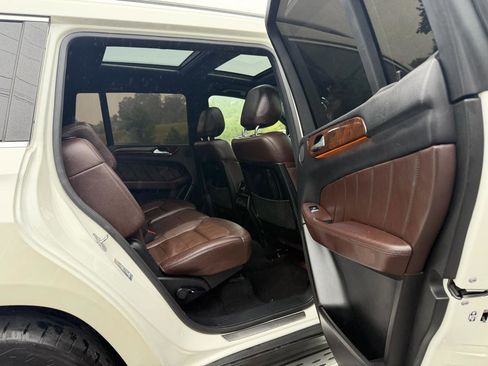 Used 2015 Mercedes-Benz GL 450 4MATIC image 28