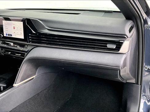 Used 2026 Toyota Camry SE w/ Convenience Package FWD image 16