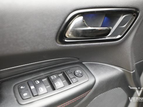 Used 2025 Dodge Durango GT AWD/4WD image 16
