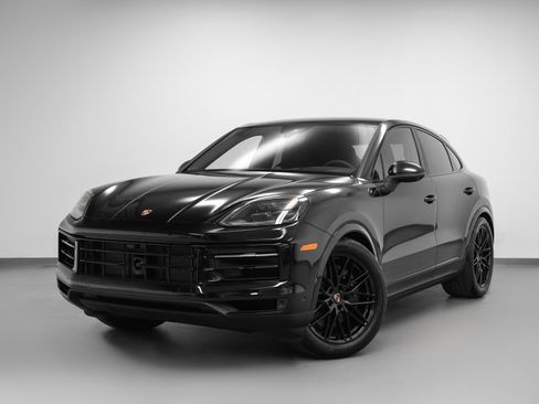 Certified 2026 Porsche Cayenne Coupe AWD/4WD image 6