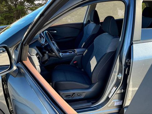 Used 2023 Nissan Rogue SV image 23