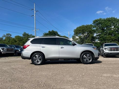 Used 2020 Nissan Pathfinder SL FWD image 6