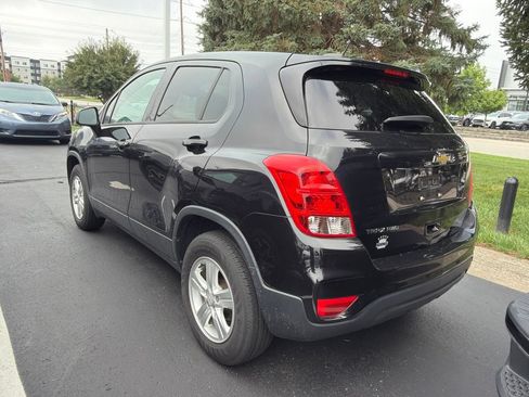 Used 2020 Chevrolet Trax LS w/ Tint and Cruise Package AWD/4WD image 2