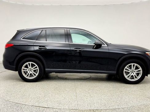 Used 2025 Mercedes-Benz GLC 300 4MATIC image 4