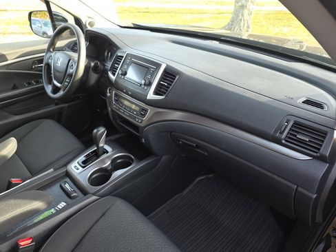 Used 2019 Honda Ridgeline Sport image 14