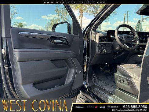 Used 2025 Chevrolet Tahoe RST w/ Comfort Package RWD image 12