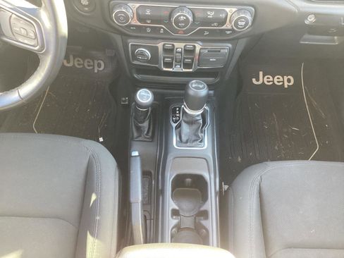 Used 2021 Jeep Wrangler Unlimited Sport image 19