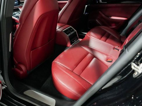 Used 2018 Porsche Panamera 4S image 21